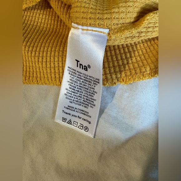 TNA Aritzia waffle knit thermal long sleeve crop golden yellow XXS - Picture 10 of 12